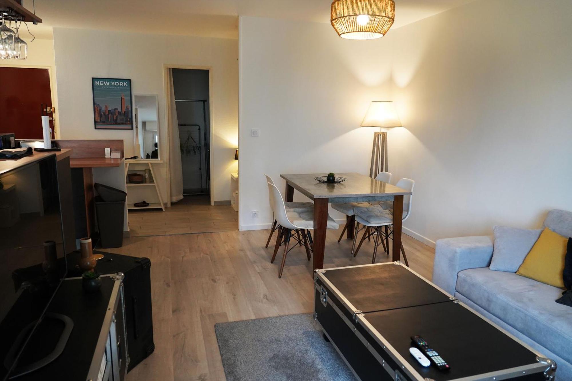 Apartament Le Beau Hugo Mainvilliers  Zewnętrze zdjęcie